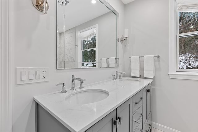 34 Pleasant Street 5, Wellesley, MA 02482