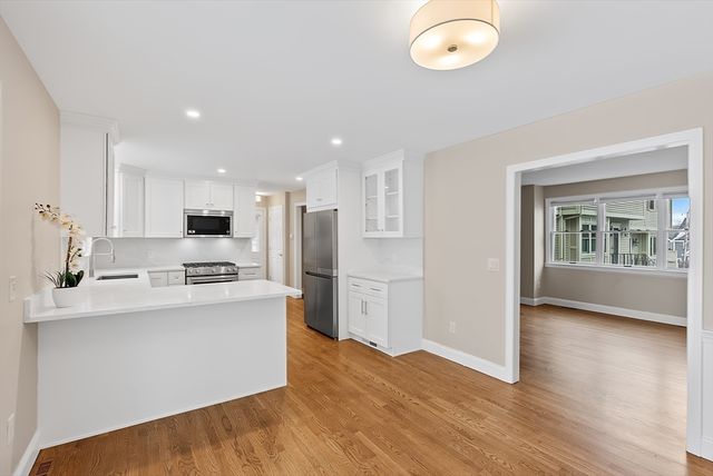 34 Pleasant Street 5, Wellesley, MA 02482