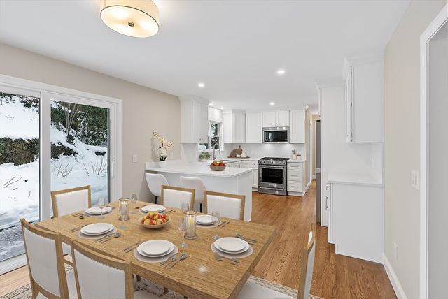 34 Pleasant Street 5, Wellesley, MA 02482