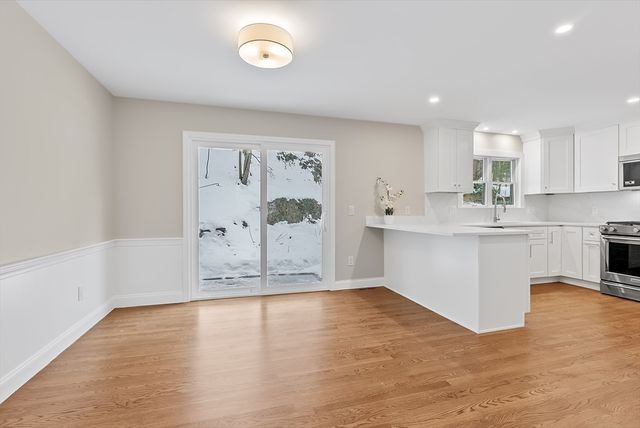 34 Pleasant Street 5, Wellesley, MA 02482