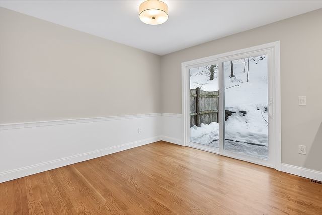 34 Pleasant Street 5, Wellesley, MA 02482