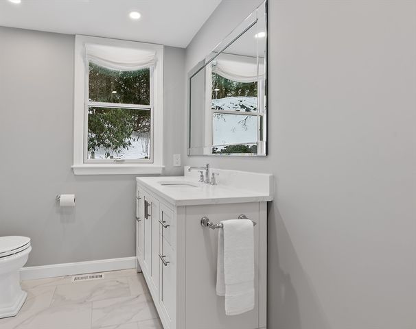 34 Pleasant Street 5, Wellesley, MA 02482