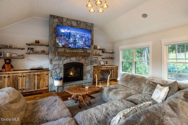 44 Christiana Court, Lake George, NY 12845