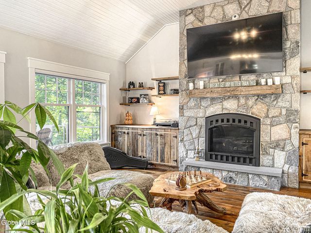 44 Christiana Court, Lake George, NY 12845