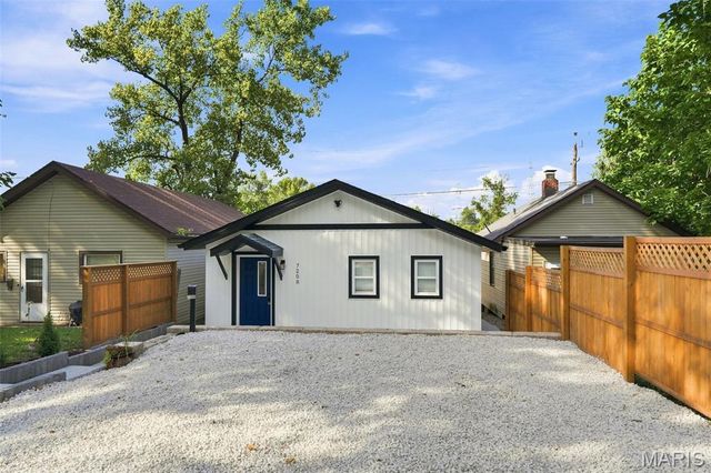 7208 Page Avenue, Pagedale, MO 63133