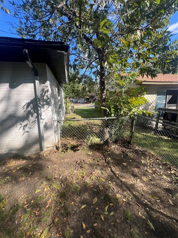 1722 Proctor Drive, Grand Prairie, TX 75051