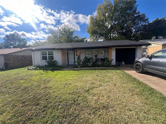 1722 Proctor Drive, Grand Prairie, TX 75051