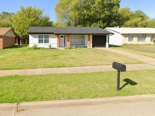1722 Proctor Drive, Grand Prairie, TX 75051