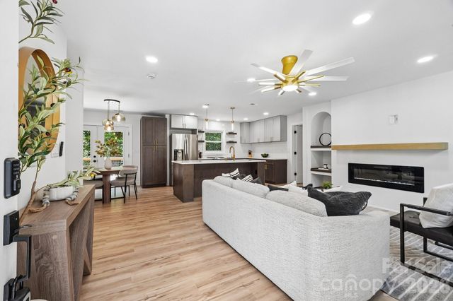 539 Frank Drive, Charlotte, NC 28215
