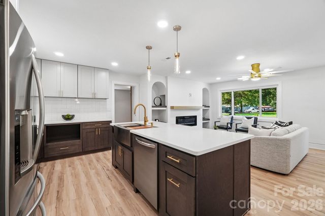 539 Frank Drive, Charlotte, NC 28215