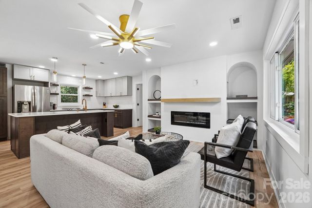 539 Frank Drive, Charlotte, NC 28215