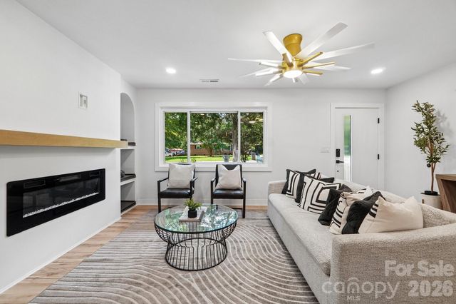 539 Frank Drive, Charlotte, NC 28215