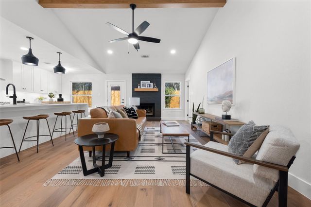 2404 Monarch DR, Austin, TX 78748