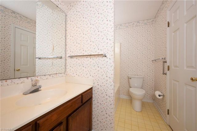 2716 Sawgrass Court, Winston-salem, NC 27103