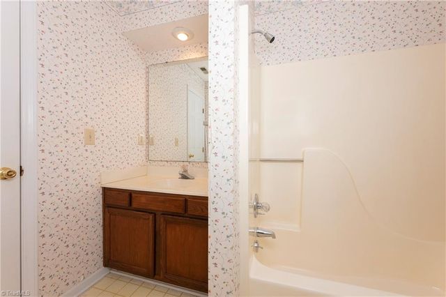 2716 Sawgrass Court, Winston-salem, NC 27103