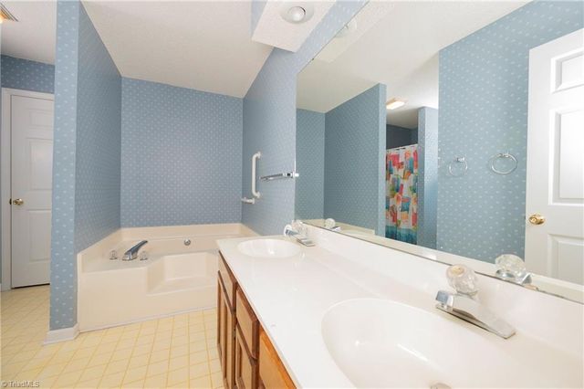 2716 Sawgrass Court, Winston-salem, NC 27103
