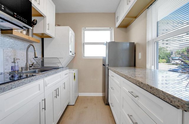 865 SE 20th Avenue 1, Deerfield Beach, FL 33441