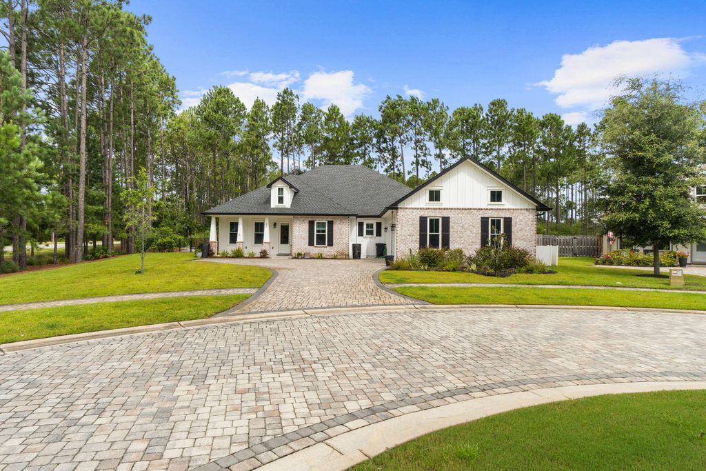 Image 1 of property listing at 23 Vintage Cove, Freeport, FL 32439