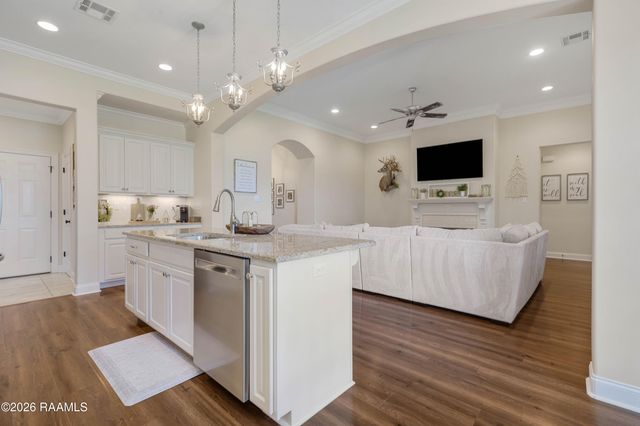 617 Easy Rock Landing Drive, Broussard, LA 70518