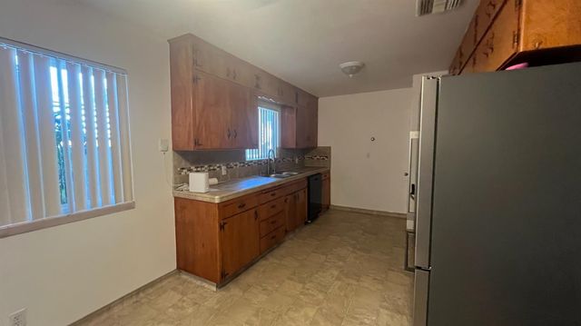4045 N Millbrook Avenue, Fresno, CA 93726