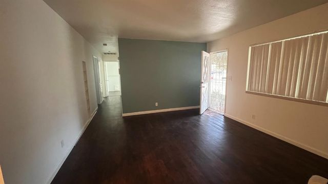 4045 N Millbrook Avenue, Fresno, CA 93726