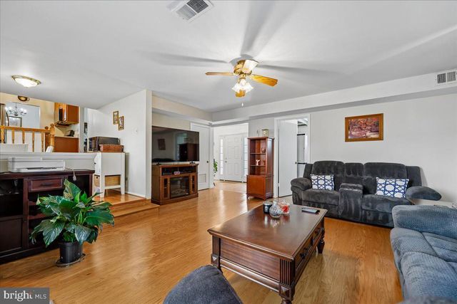 5001 ASPEN HILL RD, Rockville, MD 20853