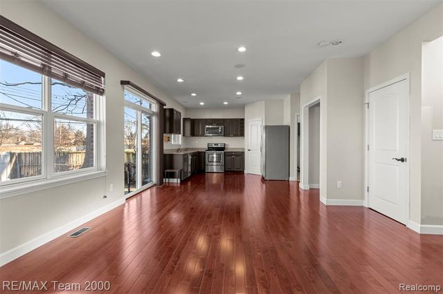 21597 Harper Lake Avenue, Saint Clair Shores, MI 48080