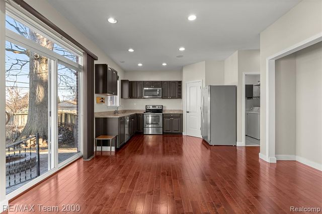 21597 Harper Lake Avenue, Saint Clair Shores, MI 48080