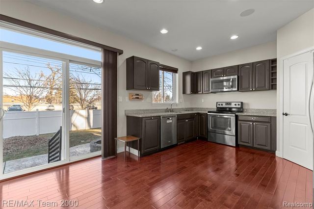 21597 Harper Lake Avenue, Saint Clair Shores, MI 48080