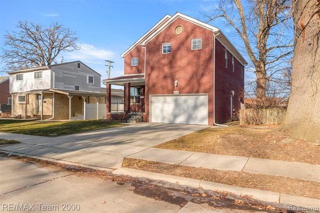 21597 Harper Lake Avenue, Saint Clair Shores, MI 48080
