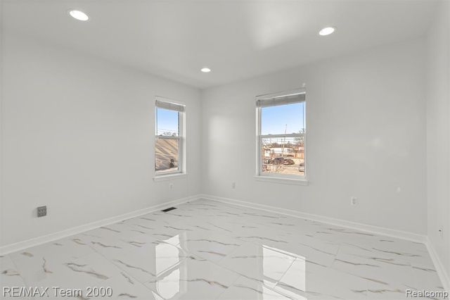 21597 Harper Lake Avenue, Saint Clair Shores, MI 48080