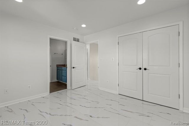 21597 Harper Lake Avenue, Saint Clair Shores, MI 48080