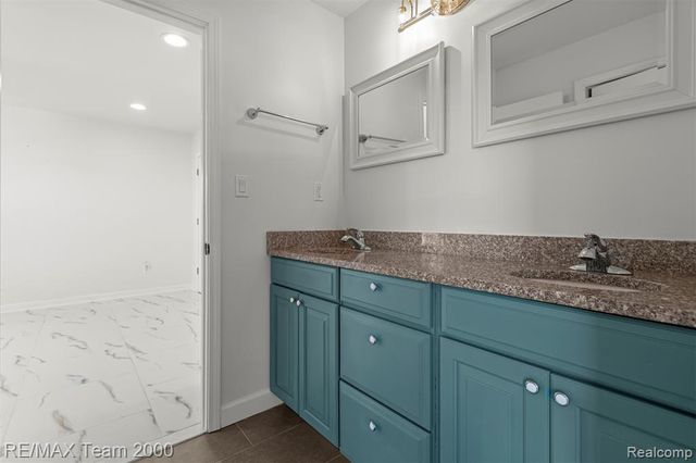 21597 Harper Lake Avenue, Saint Clair Shores, MI 48080