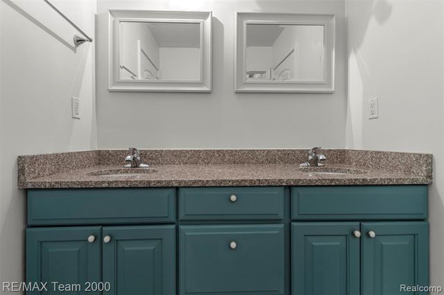 21597 Harper Lake Avenue, Saint Clair Shores, MI 48080