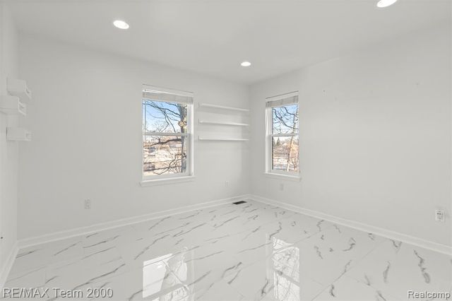 21597 Harper Lake Avenue, Saint Clair Shores, MI 48080