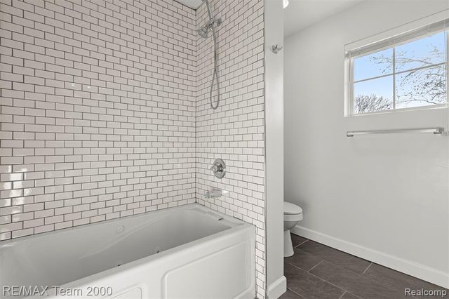 21597 Harper Lake Avenue, Saint Clair Shores, MI 48080