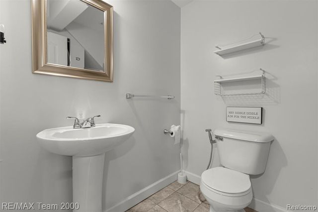 21597 Harper Lake Avenue, Saint Clair Shores, MI 48080