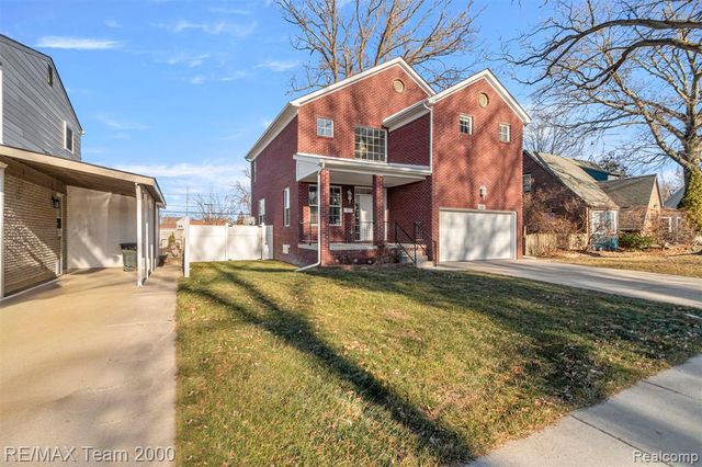21597 Harper Lake Avenue, Saint Clair Shores, MI 48080