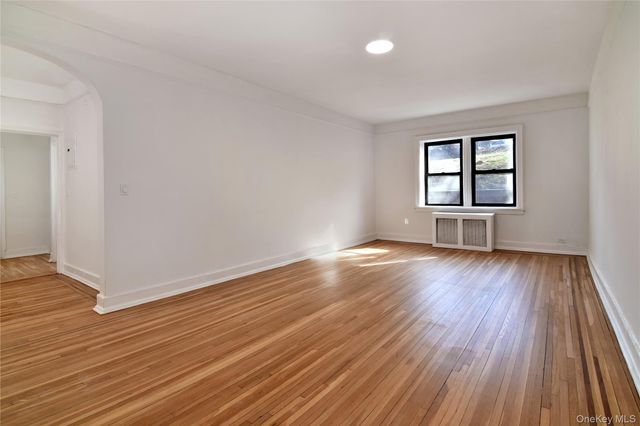 590 E 3rd Street MK, Mount Vernon, NY 10553