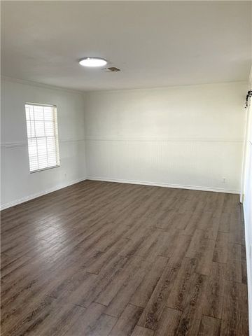 1140 Gresham, Alice, TX 78332