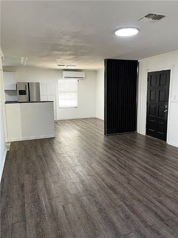 1140 Gresham, Alice, TX 78332