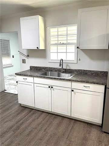 1140 Gresham, Alice, TX 78332