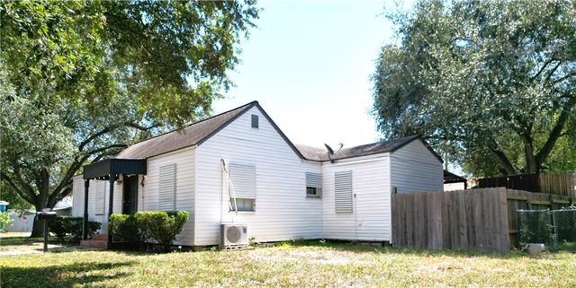 1140 Gresham, Alice, TX 78332