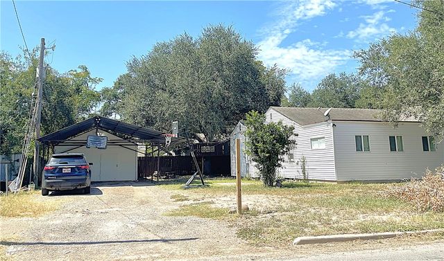 1140 Gresham, Alice, TX 78332