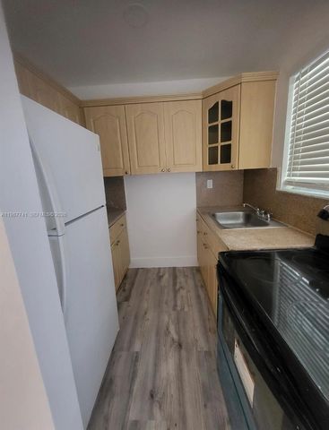 1467 SW 3rd St 2, Miami, FL 33135