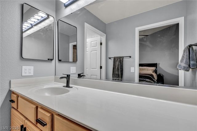 2725 Sungold Drive, Las Vegas, NV 89134