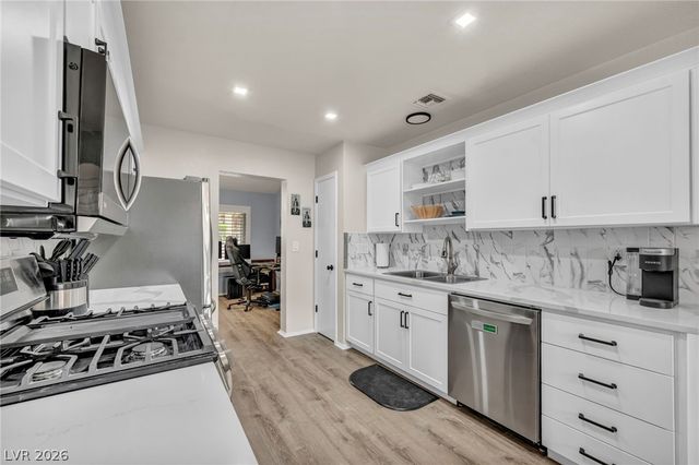 2725 Sungold Drive, Las Vegas, NV 89134