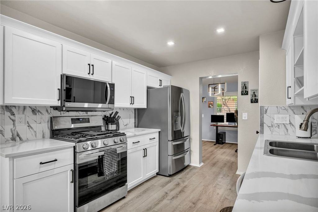 2725 Sungold Drive, Las Vegas, NV 89134