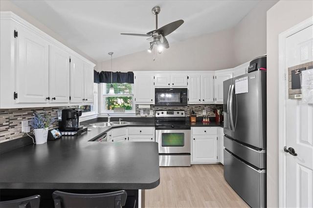 25 Leslie Cove SE, Cartersville, GA 30121