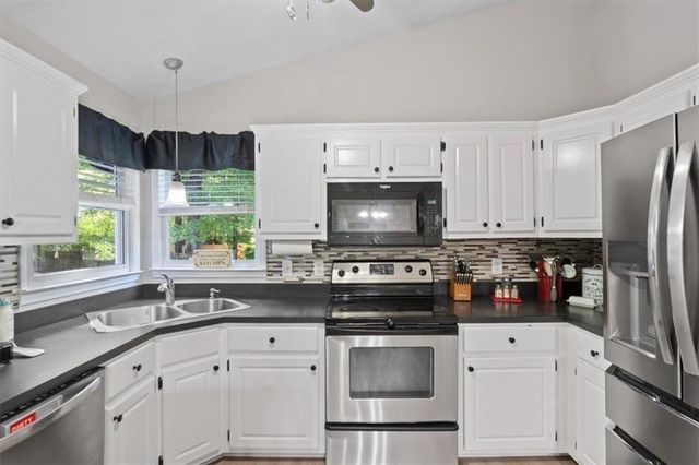 25 Leslie Cove SE, Cartersville, GA 30121